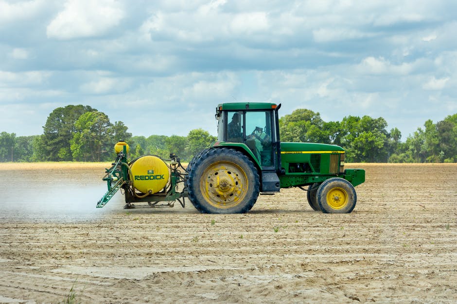 Since they can be used for a wide range of projects,tractors are very important farm or ranch implements.